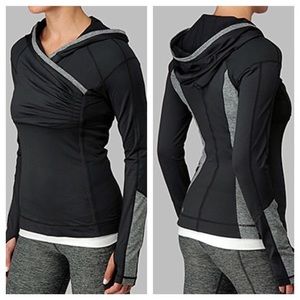 SOLD 🖤 Lululemon Cross train pullover